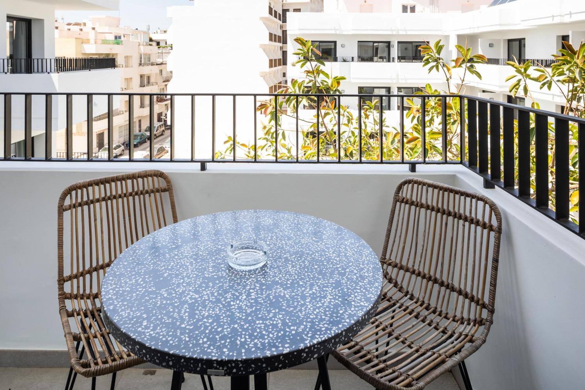 سان أنطونيو Aparthotel Casita Blanca - Adults Only المظهر الخارجي الصورة