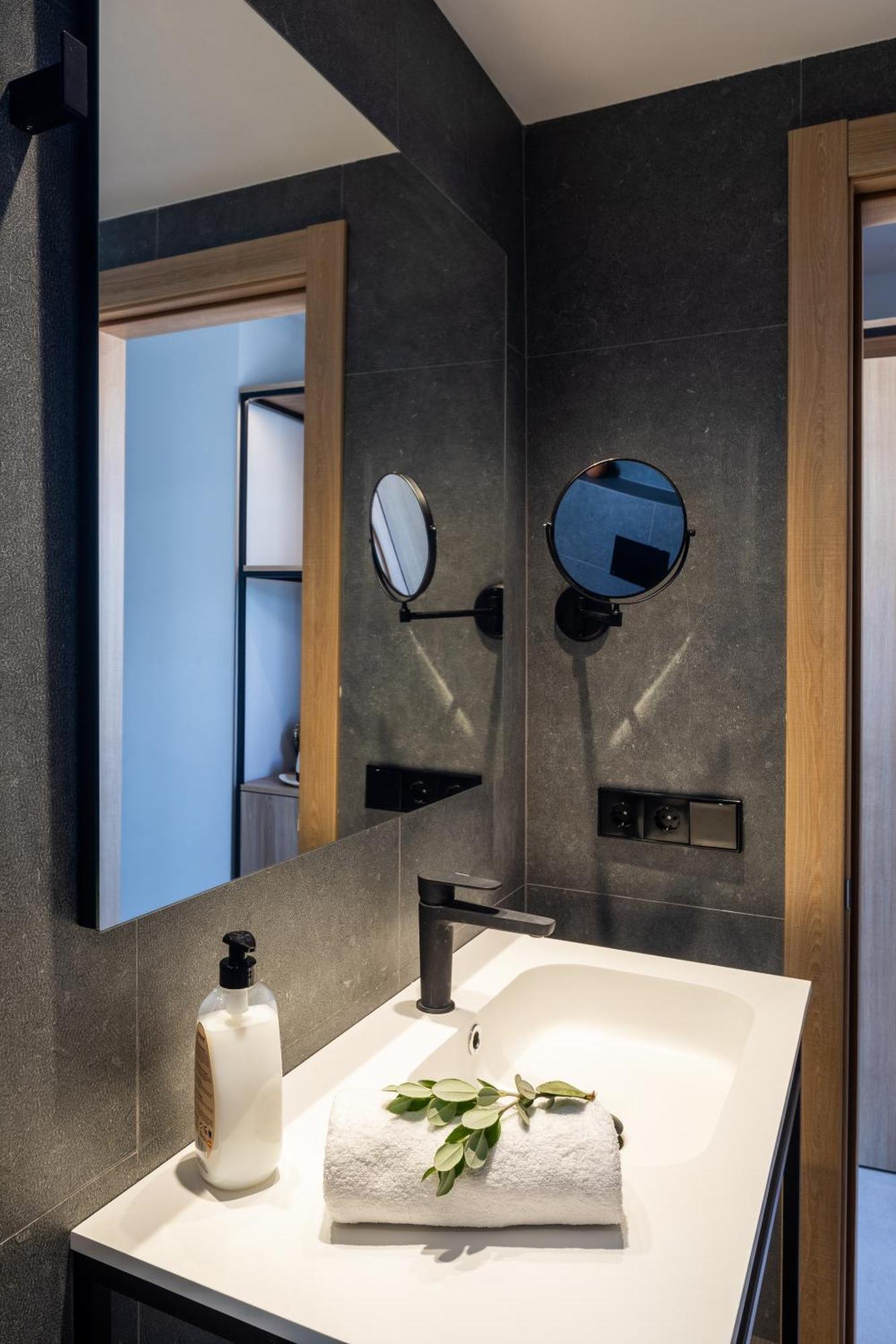 سان أنطونيو Aparthotel Casita Blanca - Adults Only المظهر الخارجي الصورة