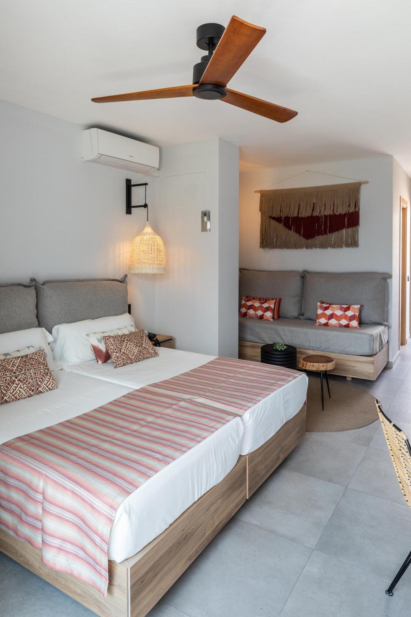 سان أنطونيو Aparthotel Casita Blanca - Adults Only المظهر الخارجي الصورة