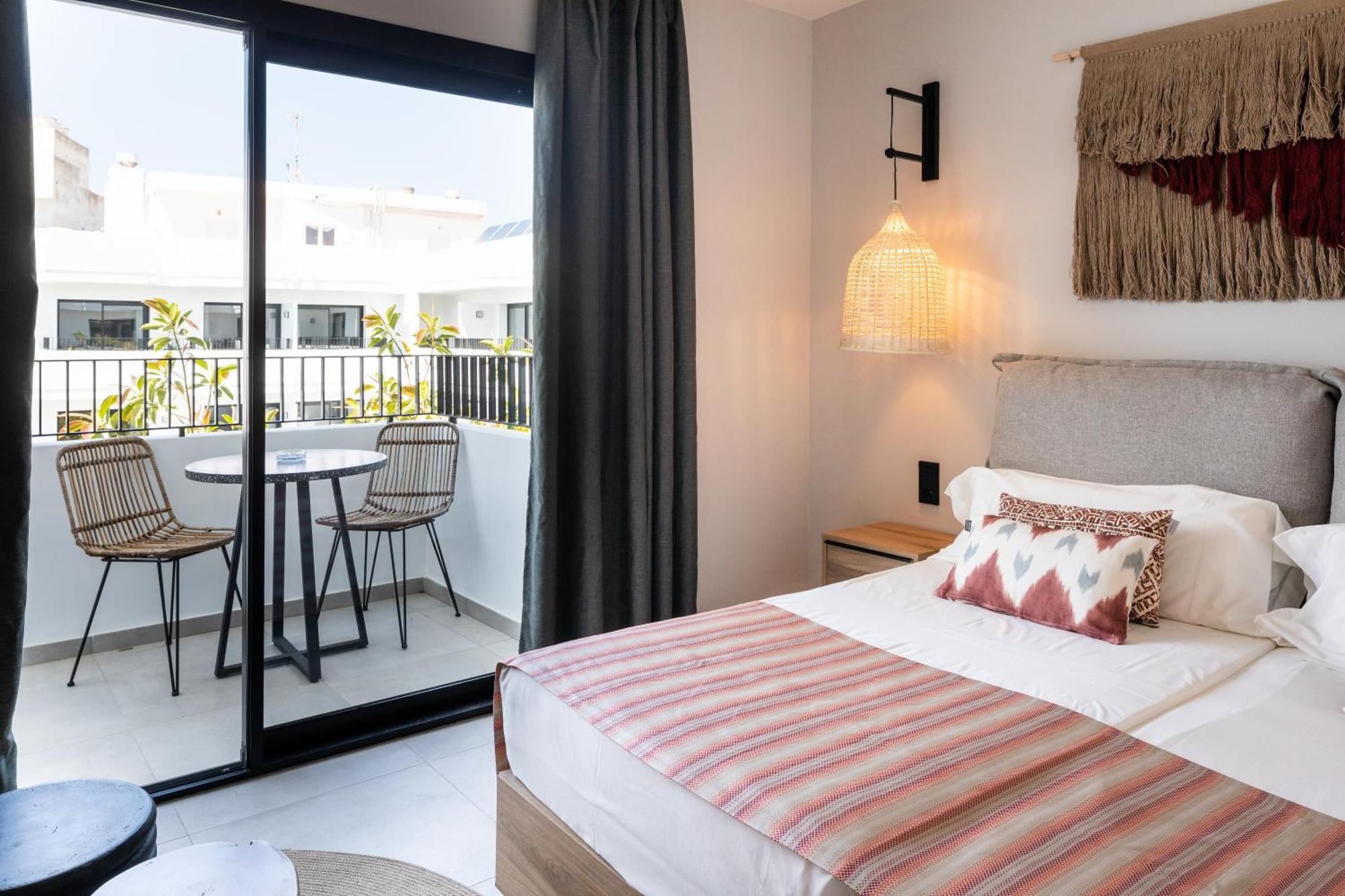 سان أنطونيو Aparthotel Casita Blanca - Adults Only المظهر الخارجي الصورة