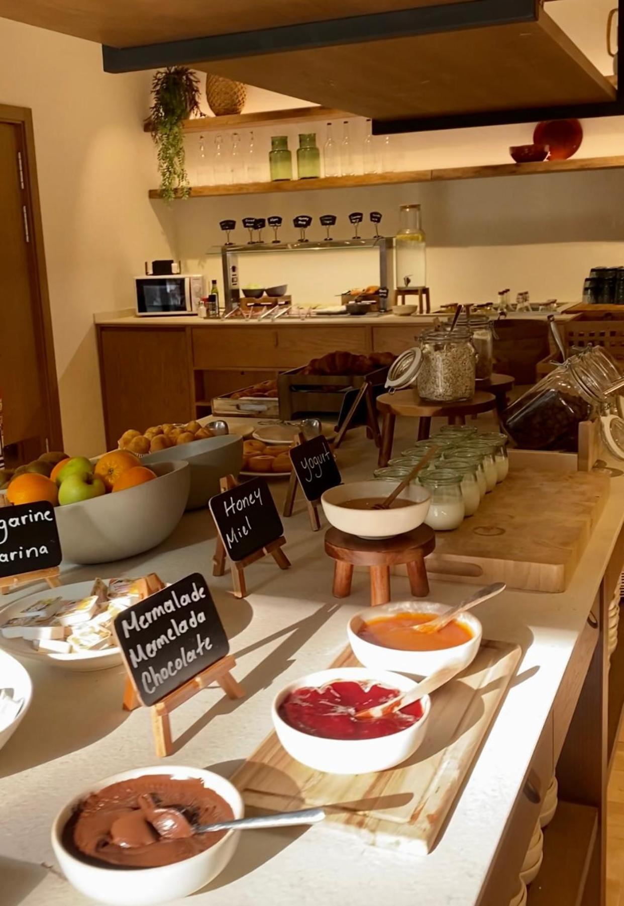 سان أنطونيو Aparthotel Casita Blanca - Adults Only المظهر الخارجي الصورة